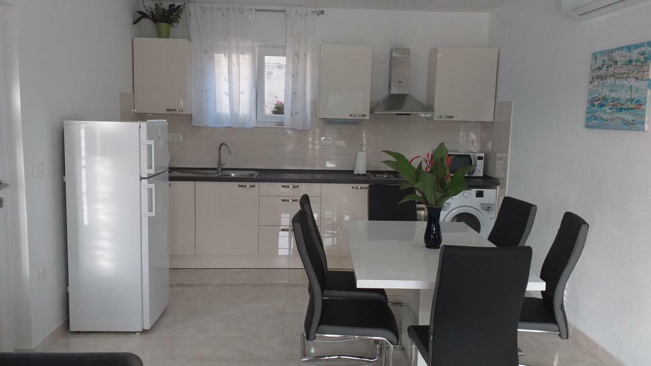 Apartment Zaklopatica Lastovo Buitenkant foto