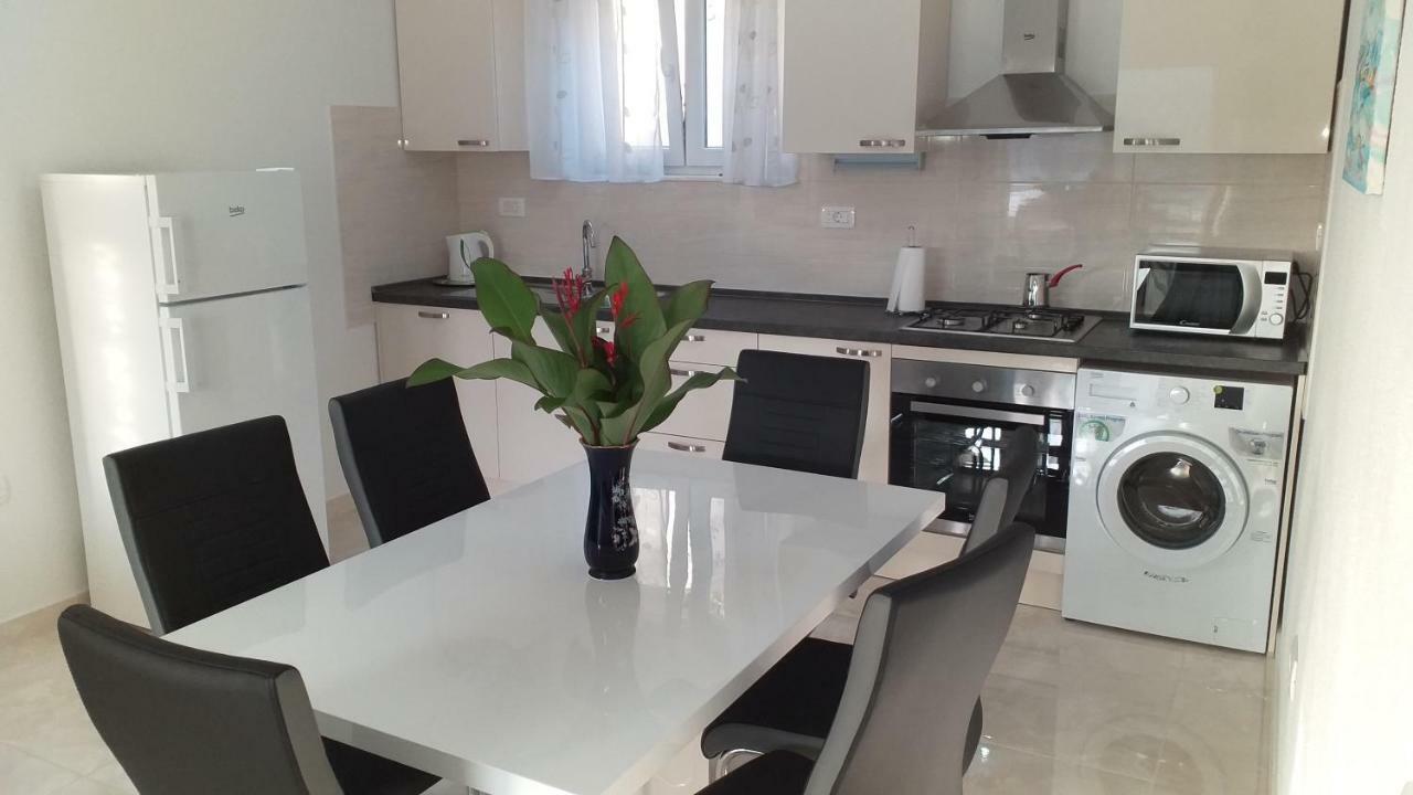 Apartment Zaklopatica Lastovo Buitenkant foto