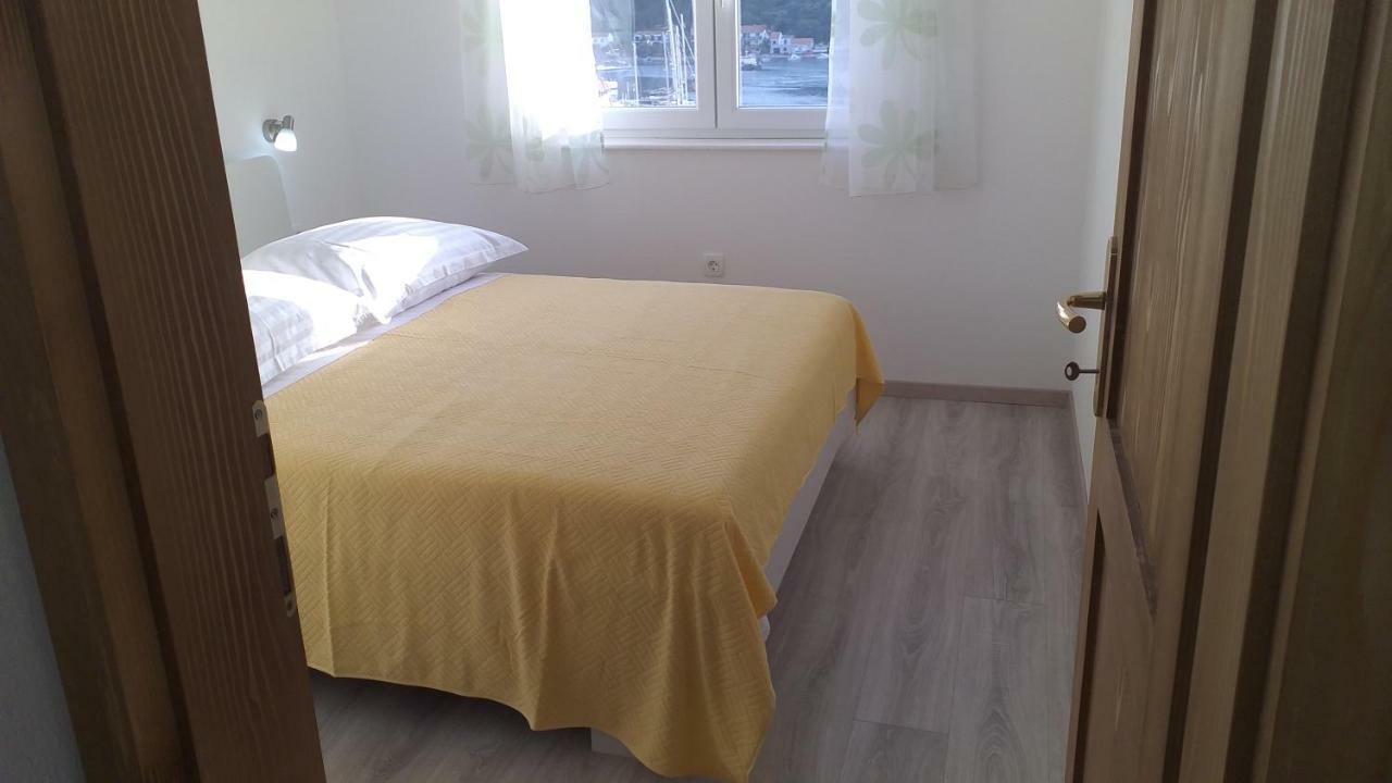 Apartment Zaklopatica Lastovo Buitenkant foto