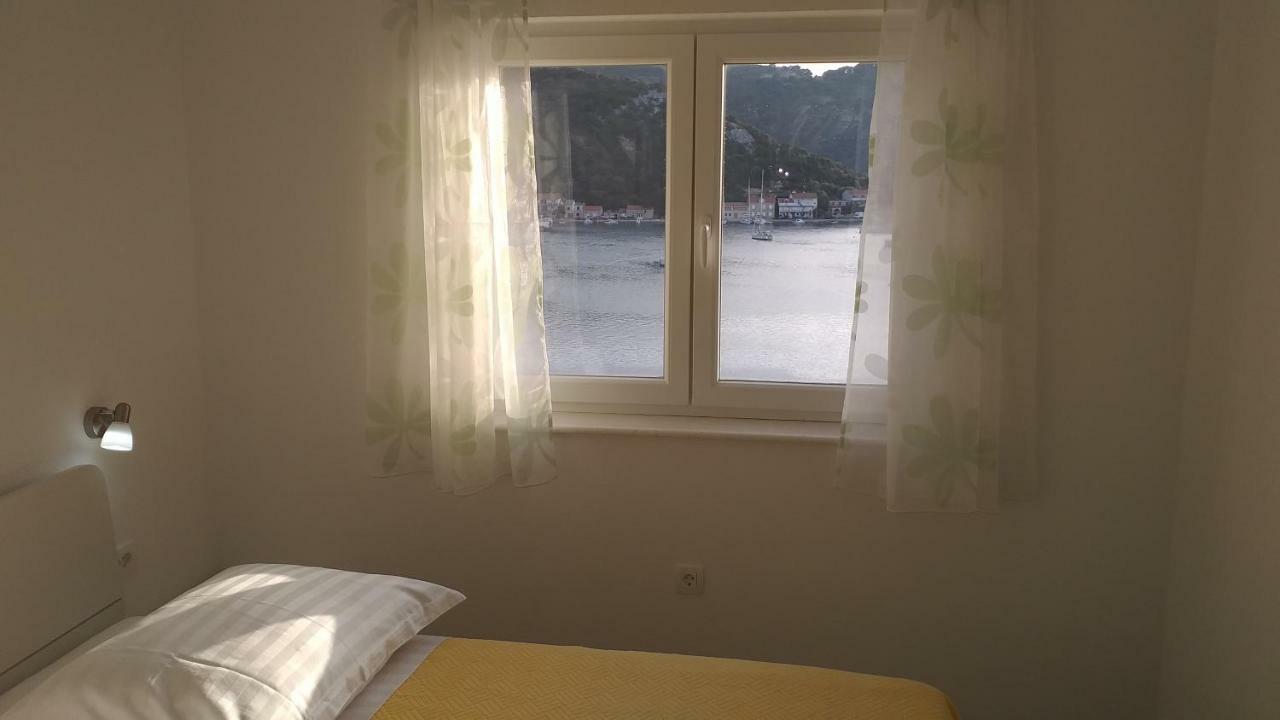 Apartment Zaklopatica Lastovo Buitenkant foto