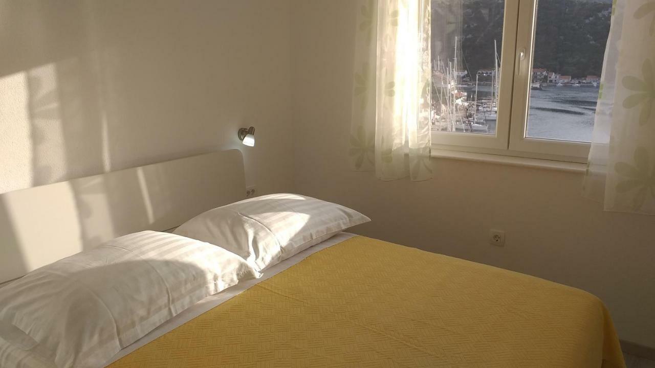 Apartment Zaklopatica Lastovo Buitenkant foto