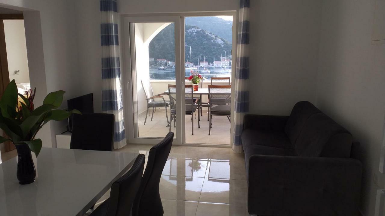 Apartment Zaklopatica Lastovo Buitenkant foto